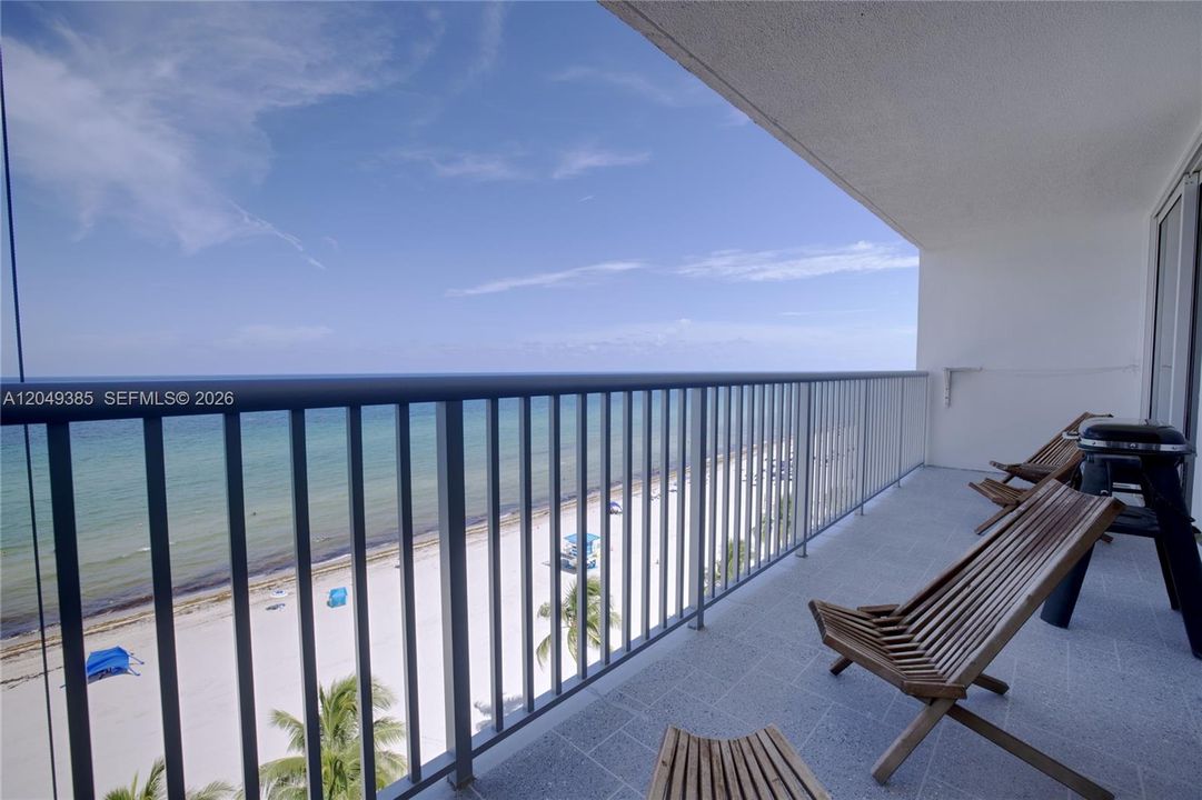 For Sale: $450,000 (1 beds, 1 baths, 820 Square Feet)