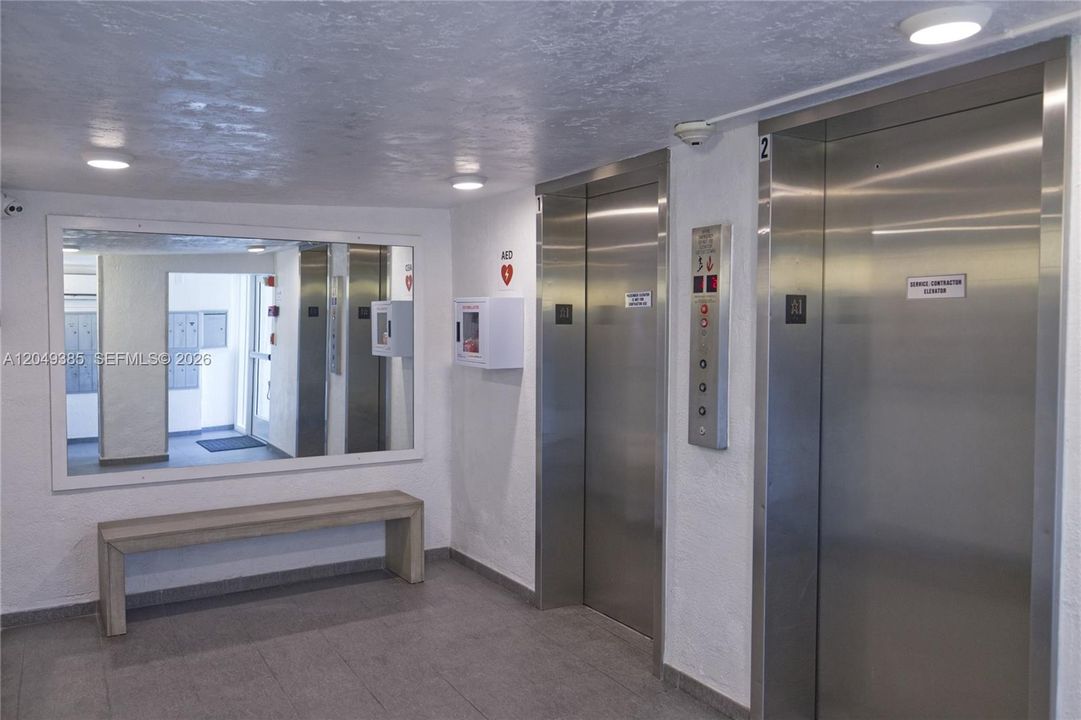For Sale: $450,000 (1 beds, 1 baths, 820 Square Feet)