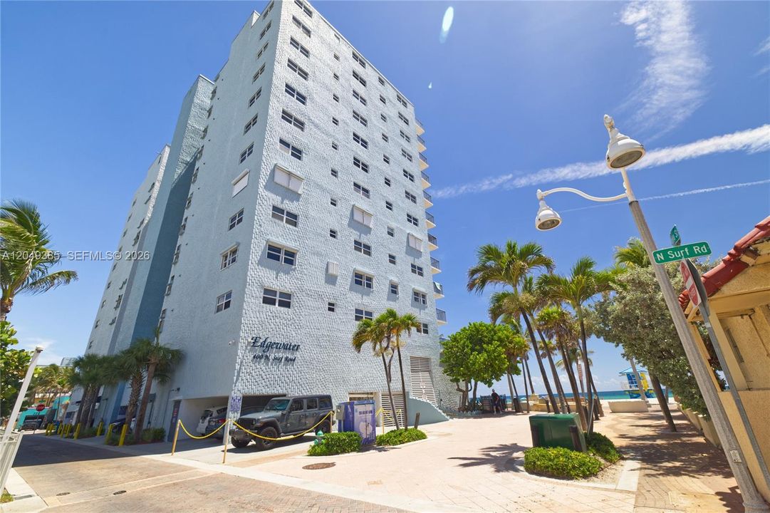 For Sale: $450,000 (1 beds, 1 baths, 820 Square Feet)