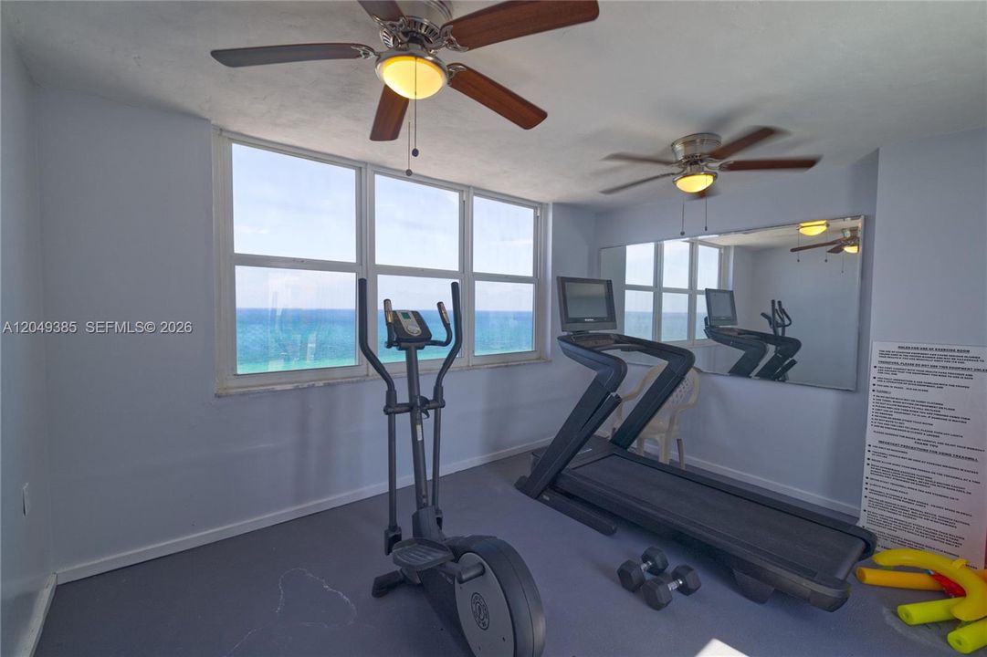 For Sale: $450,000 (1 beds, 1 baths, 820 Square Feet)