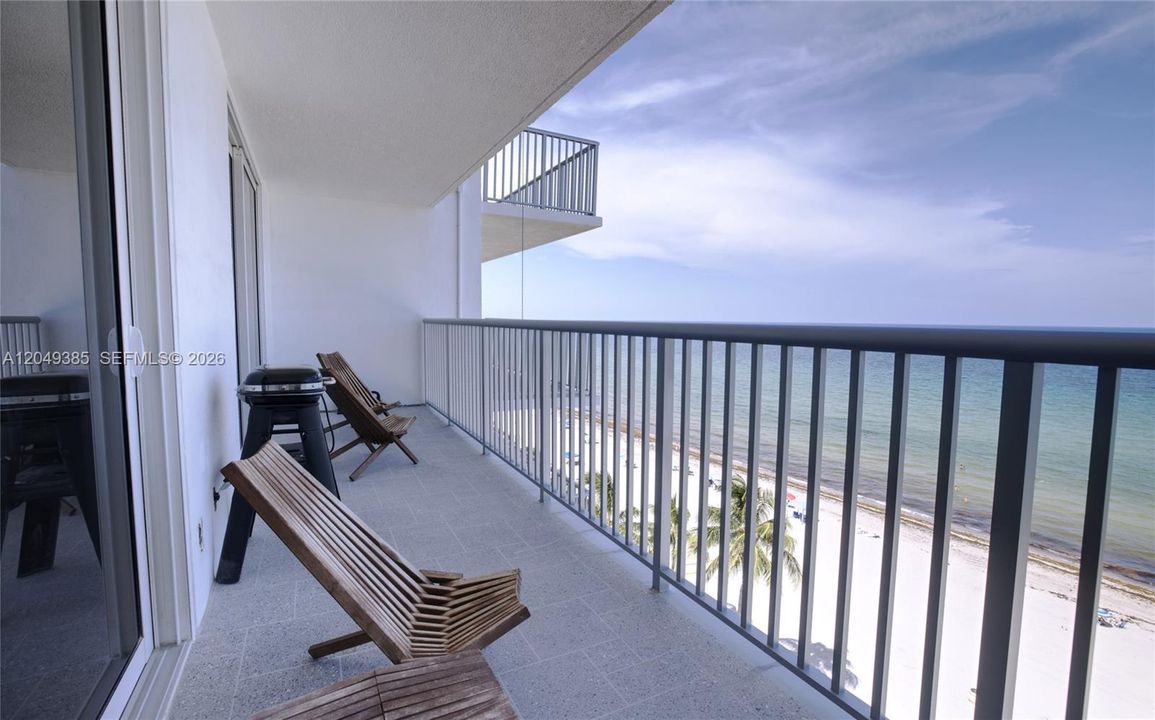 For Sale: $450,000 (1 beds, 1 baths, 820 Square Feet)