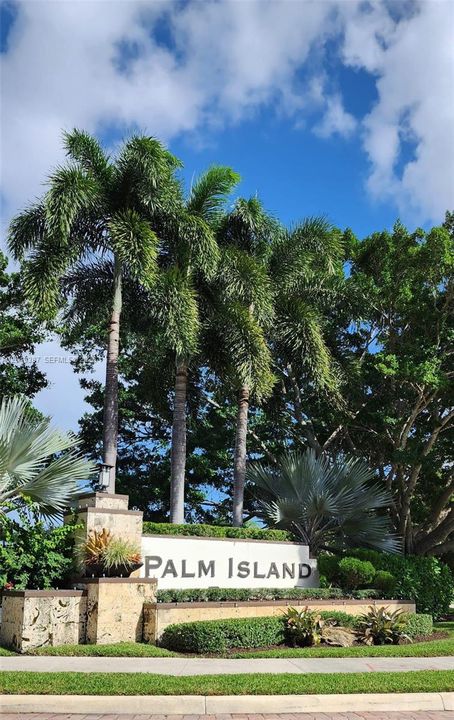 For Sale: $1,670,000 (5 beds, 4 baths, 3704 Square Feet)