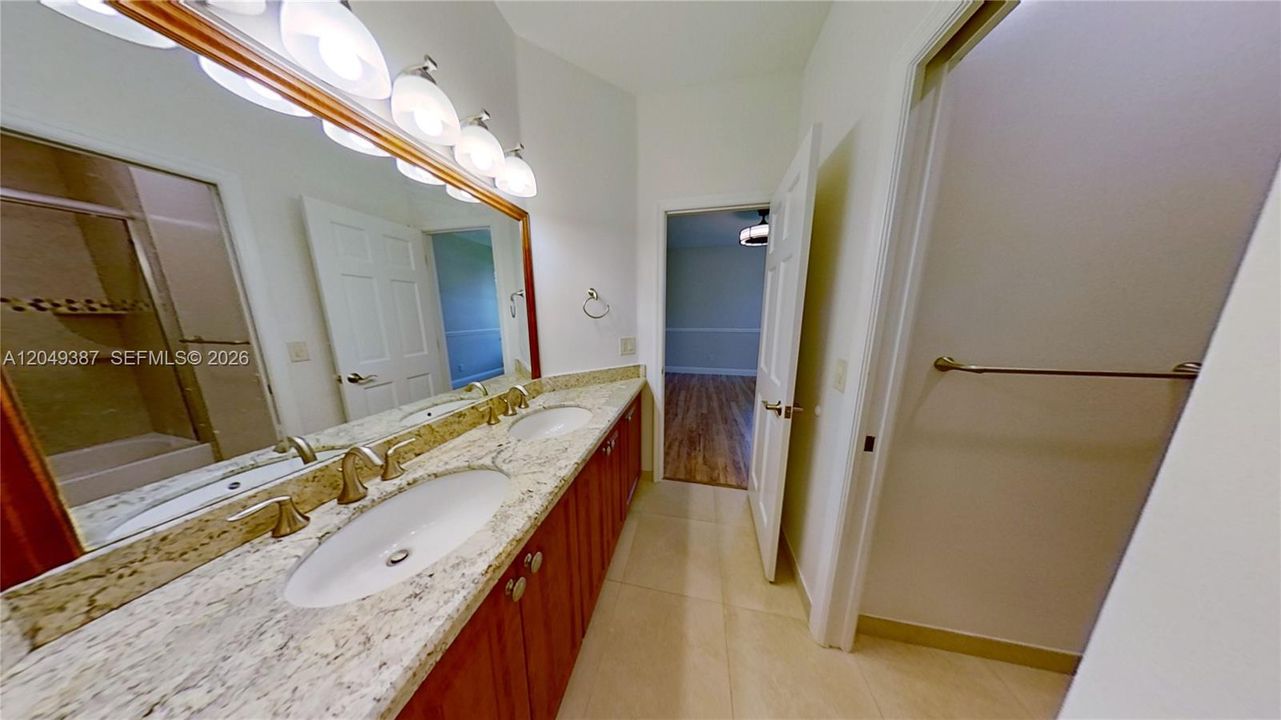 For Sale: $1,670,000 (5 beds, 4 baths, 3704 Square Feet)