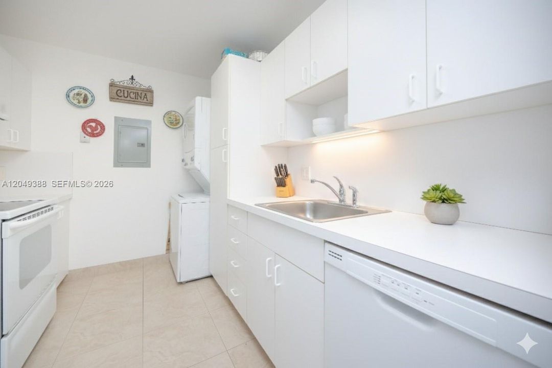 For Rent: $2,500 (2 beds, 2 baths, 1140 Square Feet)
