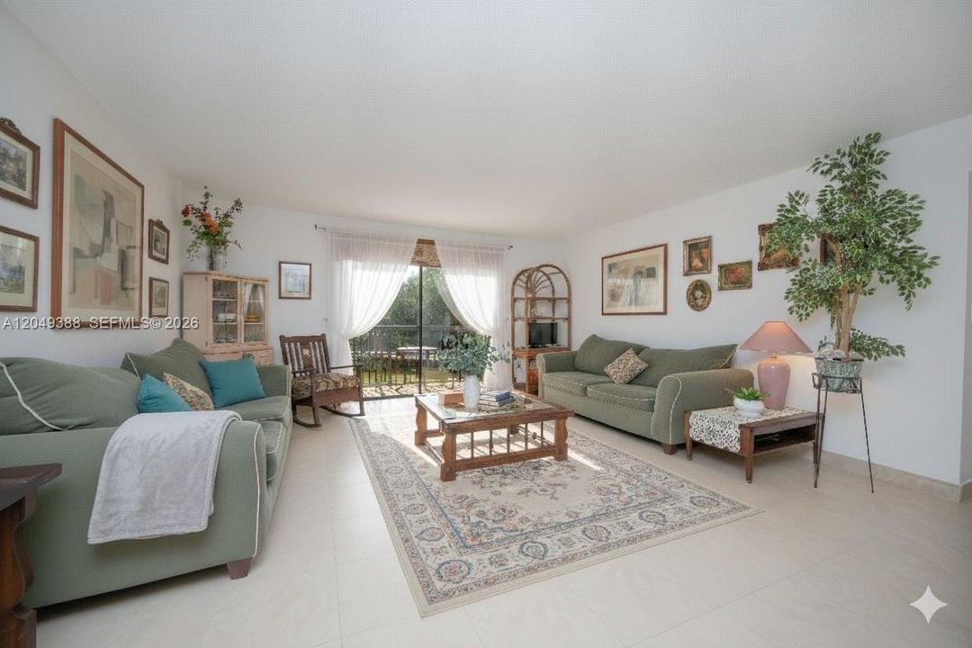 For Rent: $2,500 (2 beds, 2 baths, 1140 Square Feet)