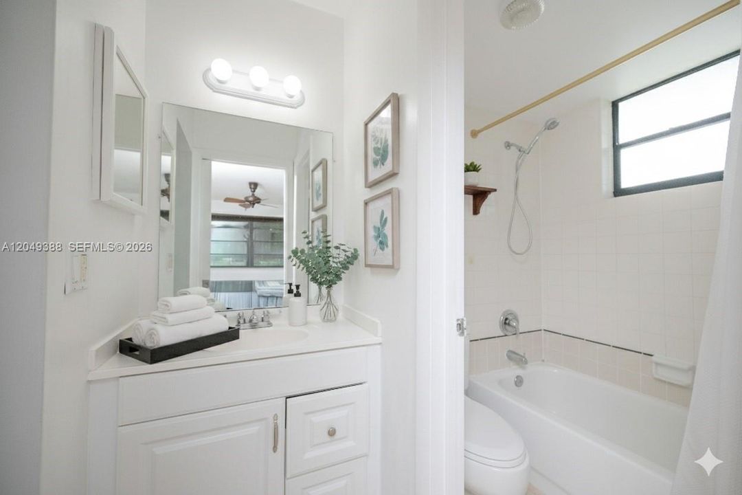 For Rent: $2,500 (2 beds, 2 baths, 1140 Square Feet)