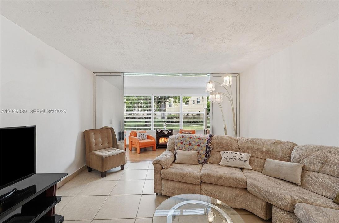 Living/dining room