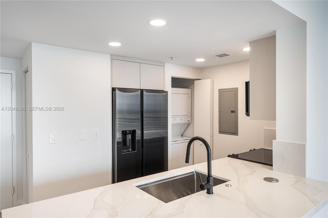 For Rent: $2,850 (0 beds, 1 baths, 507 Square Feet)