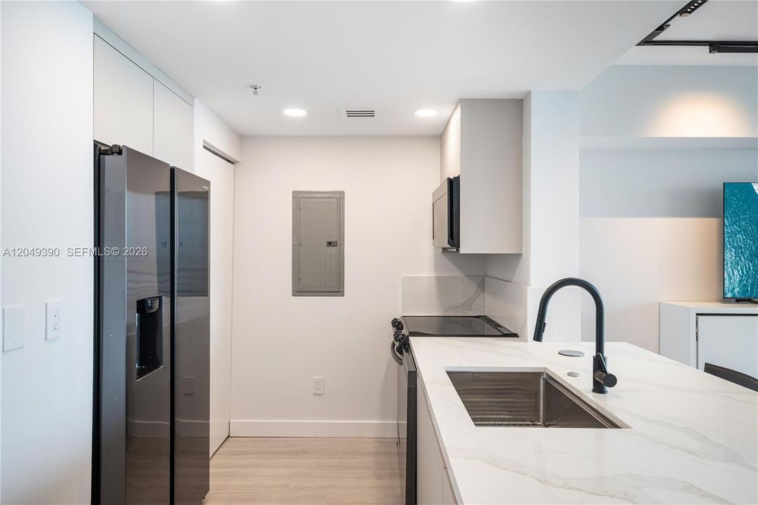 For Rent: $2,850 (0 beds, 1 baths, 507 Square Feet)