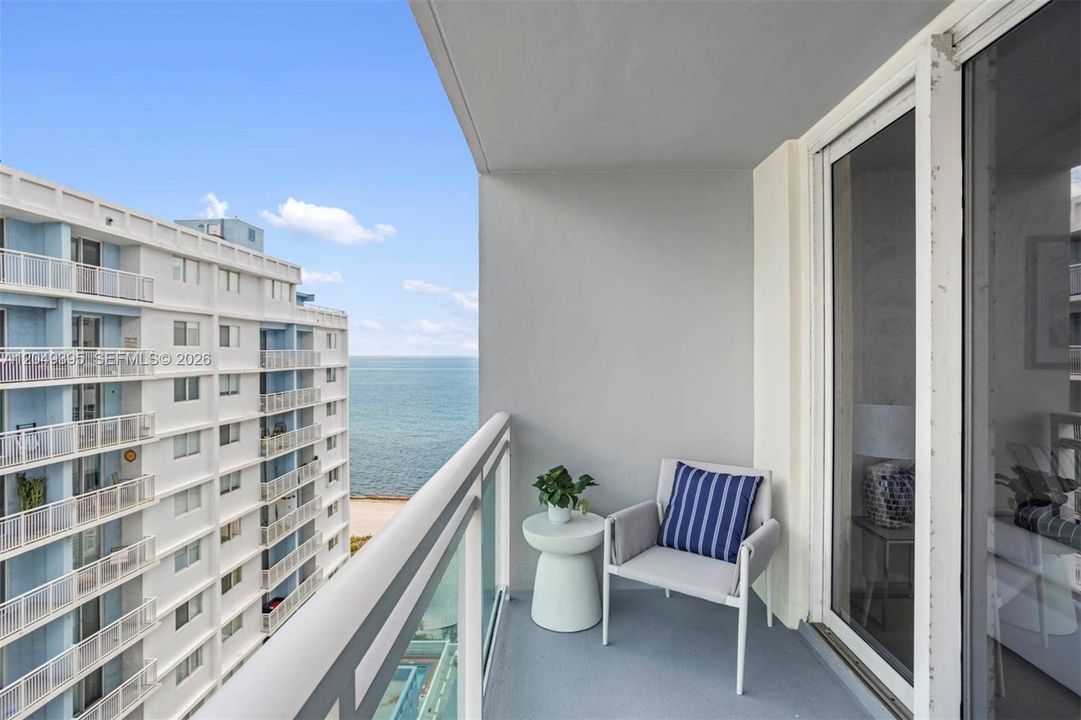 For Rent: $3,200 (1 beds, 1 baths, 808 Square Feet)