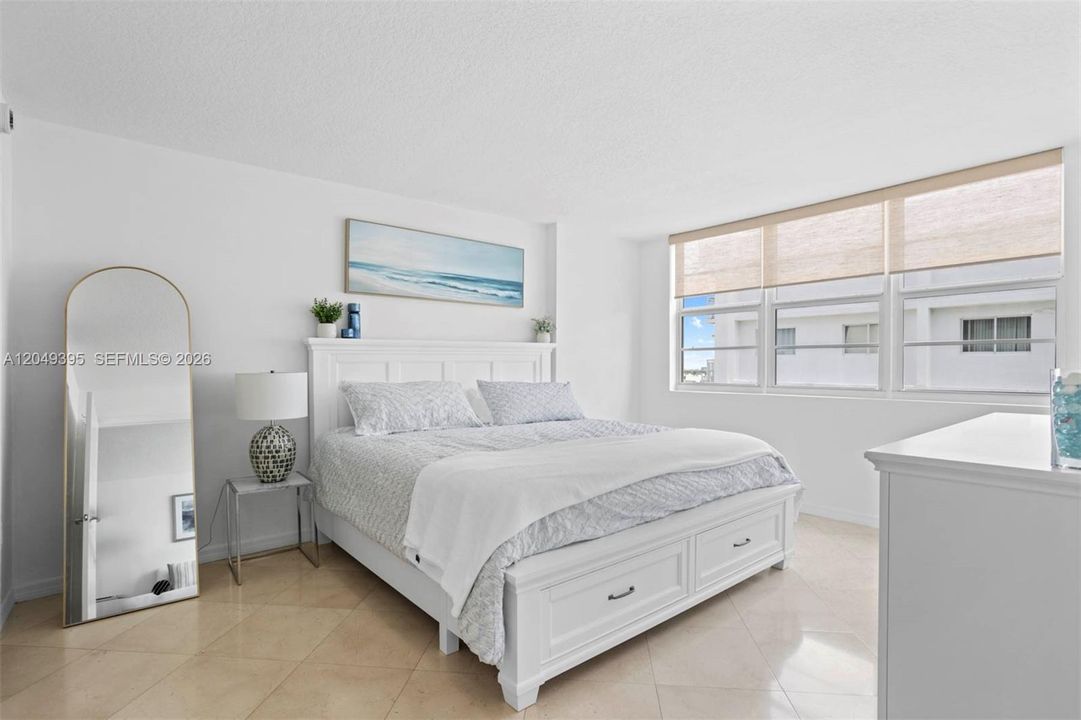 For Rent: $3,200 (1 beds, 1 baths, 808 Square Feet)