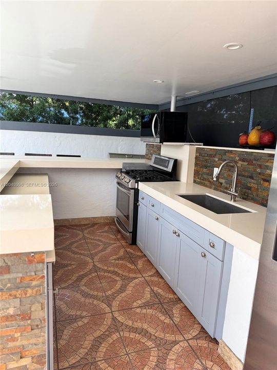 Outdoor Kitchen