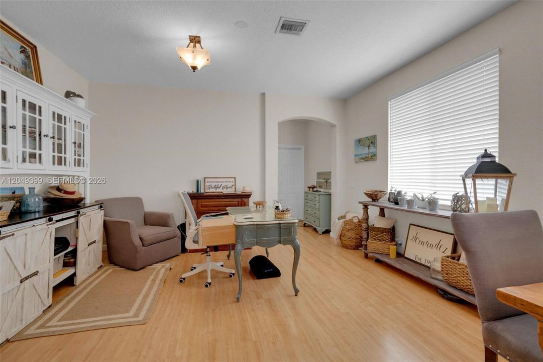 В аренду: $3,900 (3 спален, 2 ванн, 1559 Квадратных фут)
