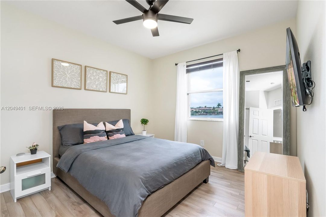 For Sale: $805,000 (4 beds, 2 baths, 2362 Square Feet)