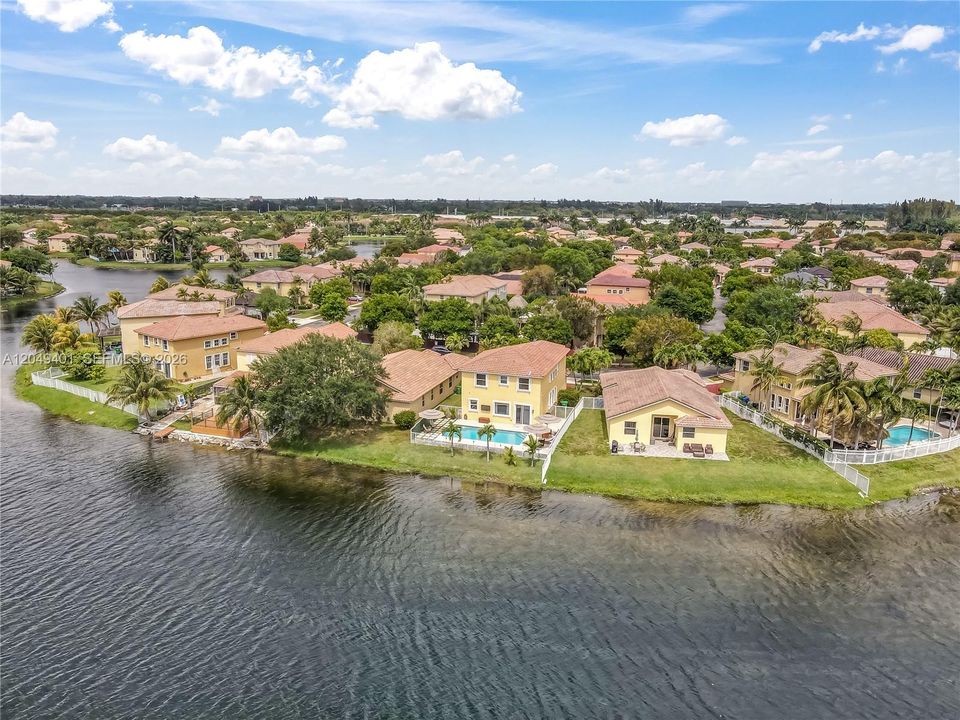 For Sale: $805,000 (4 beds, 2 baths, 2362 Square Feet)