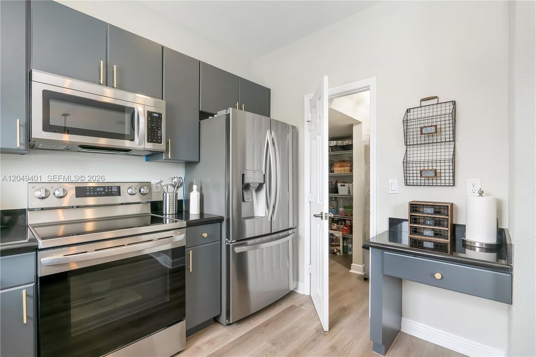 For Sale: $805,000 (4 beds, 2 baths, 2362 Square Feet)