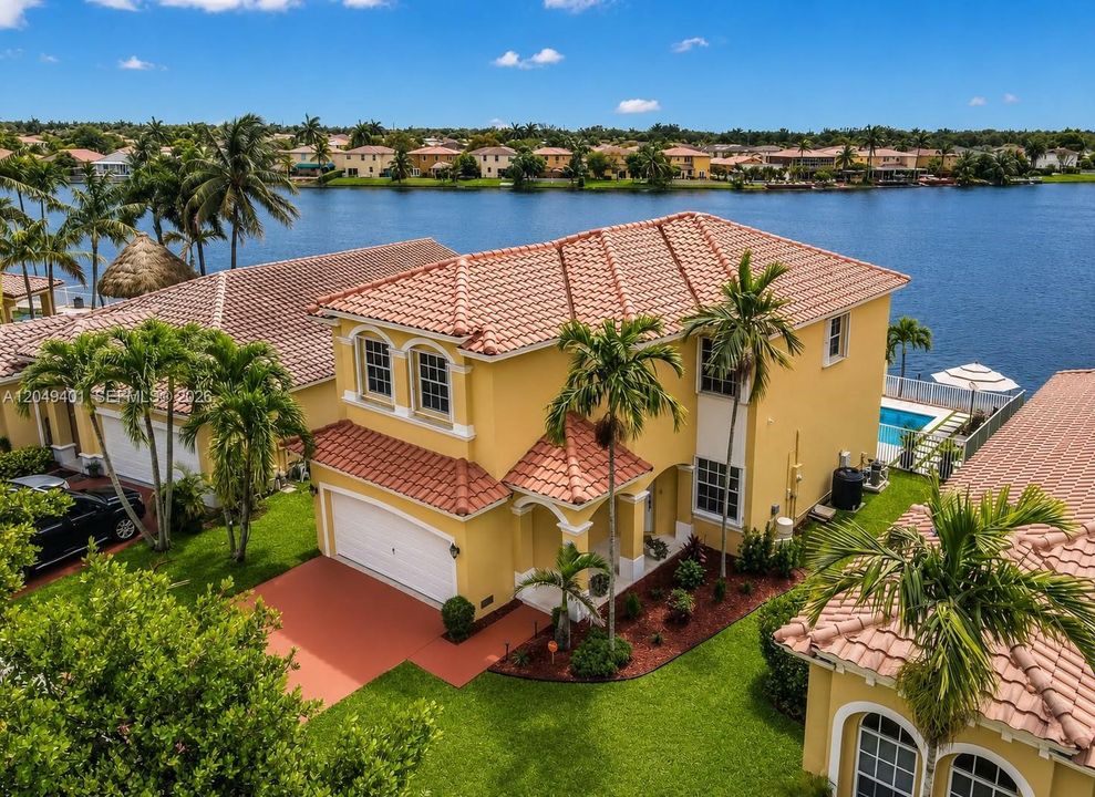 For Sale: $805,000 (4 beds, 2 baths, 2362 Square Feet)