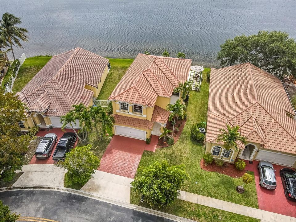For Sale: $805,000 (4 beds, 2 baths, 2362 Square Feet)