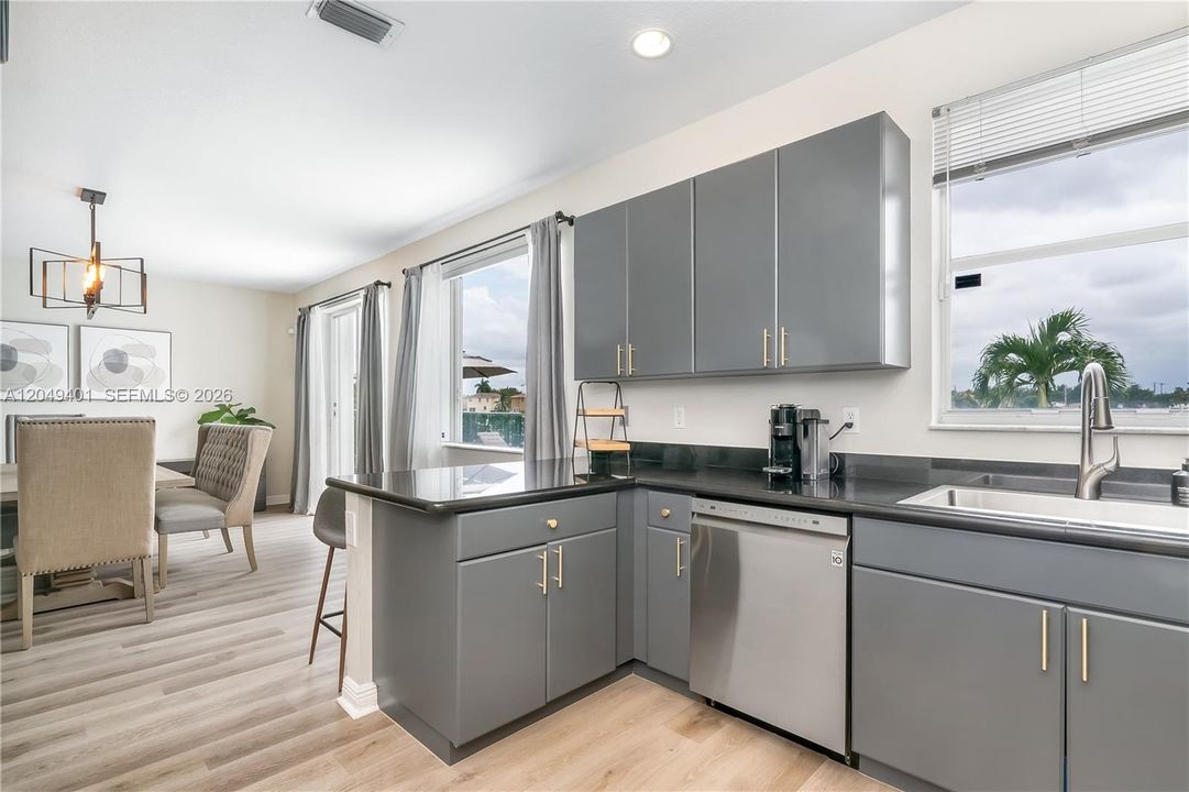 For Sale: $805,000 (4 beds, 2 baths, 2362 Square Feet)