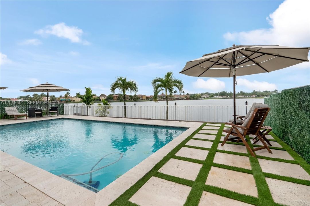 For Sale: $805,000 (4 beds, 2 baths, 2362 Square Feet)