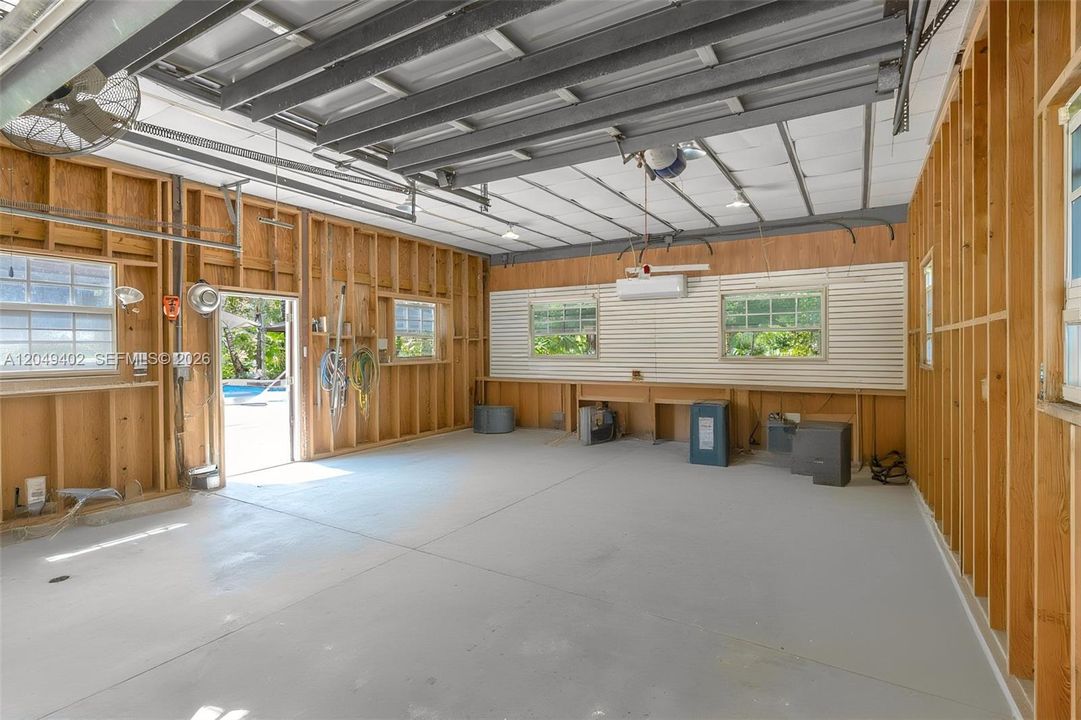 DETACHED OVERSIZED 2 CAR GARAGE
