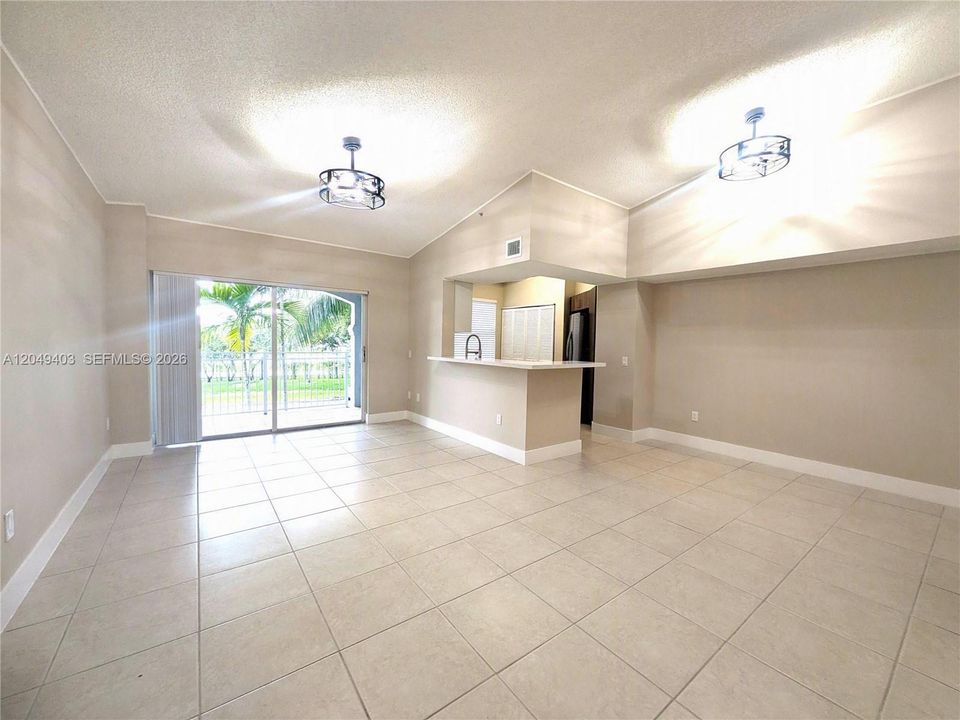 For Rent: $2,300 (2 beds, 2 baths, 1091 Square Feet)