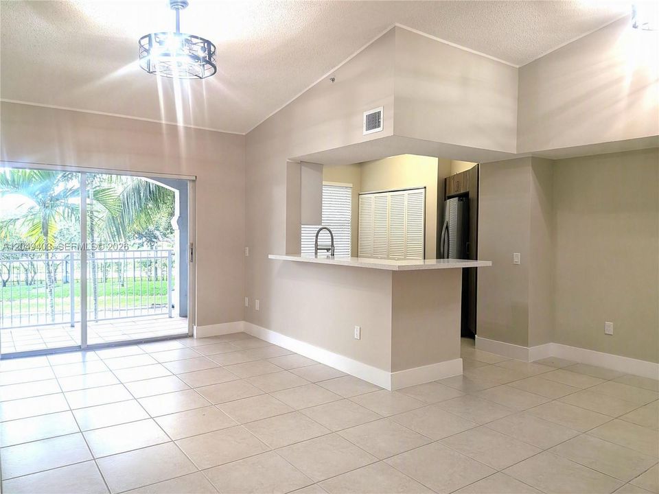 For Rent: $2,300 (2 beds, 2 baths, 1091 Square Feet)