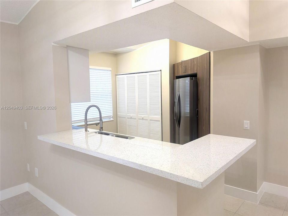 For Rent: $2,300 (2 beds, 2 baths, 1091 Square Feet)