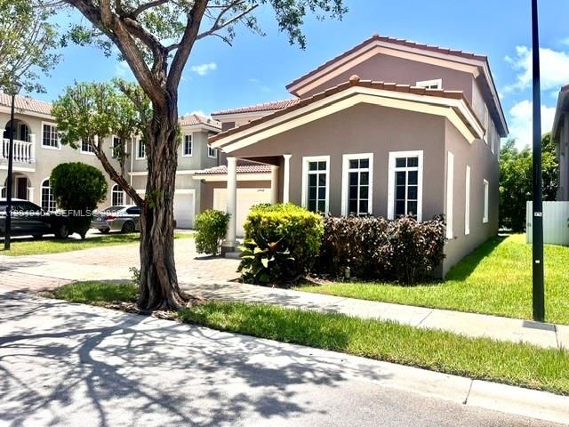 For Sale: $559,800 (5 beds, 3 baths, 3101 Square Feet)