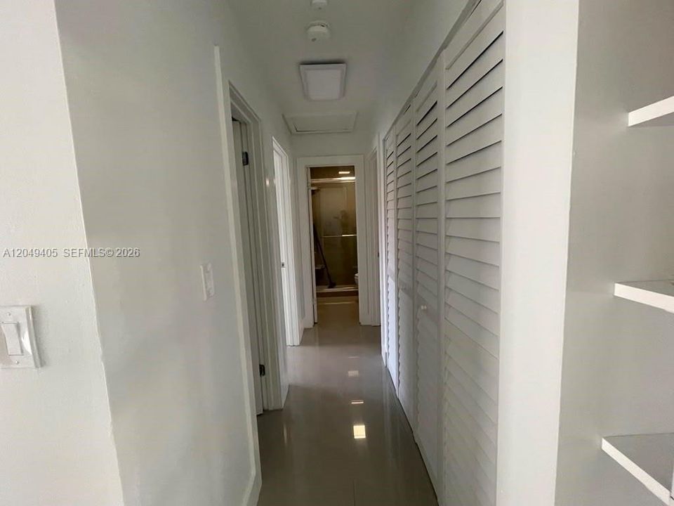 For Rent: $2,900 (2 beds, 1 baths, 1038 Square Feet)