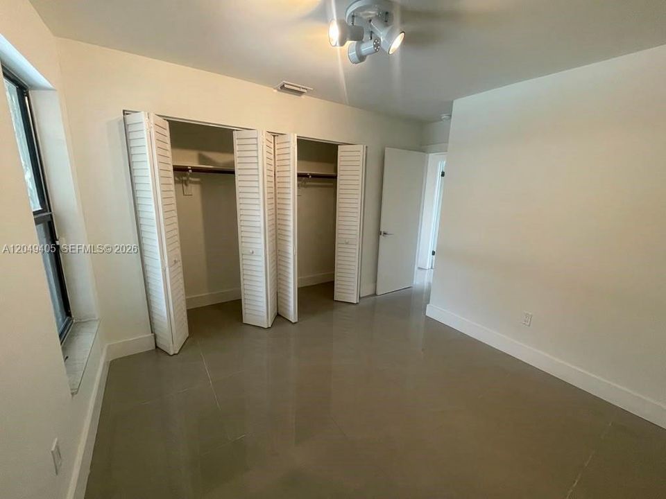 For Rent: $2,900 (2 beds, 1 baths, 1038 Square Feet)