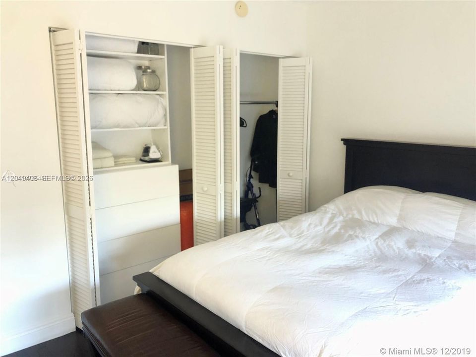 For Rent: $4,100 (2 beds, 2 baths, 1056 Square Feet)