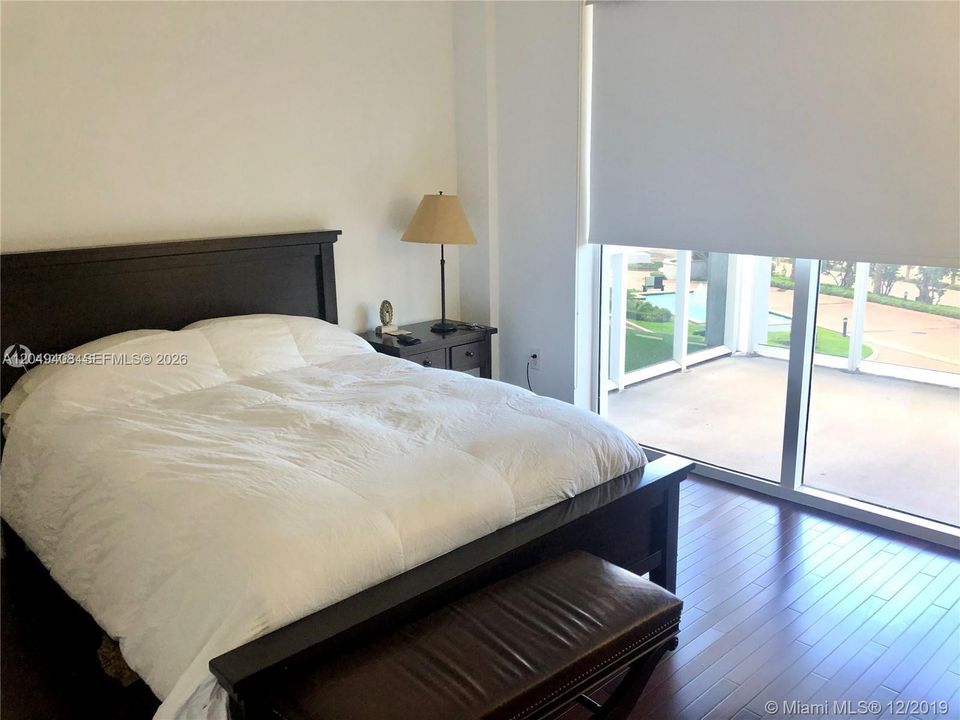For Rent: $4,100 (2 beds, 2 baths, 1056 Square Feet)