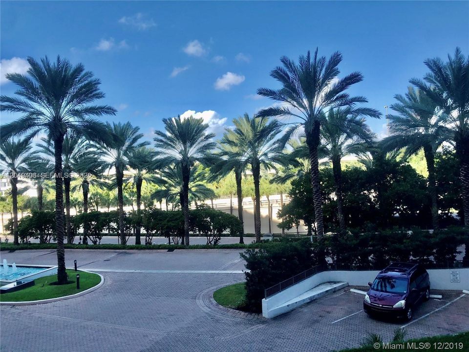 For Rent: $4,100 (2 beds, 2 baths, 1056 Square Feet)