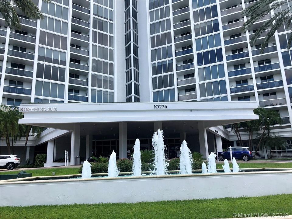 For Rent: $4,100 (2 beds, 2 baths, 1056 Square Feet)