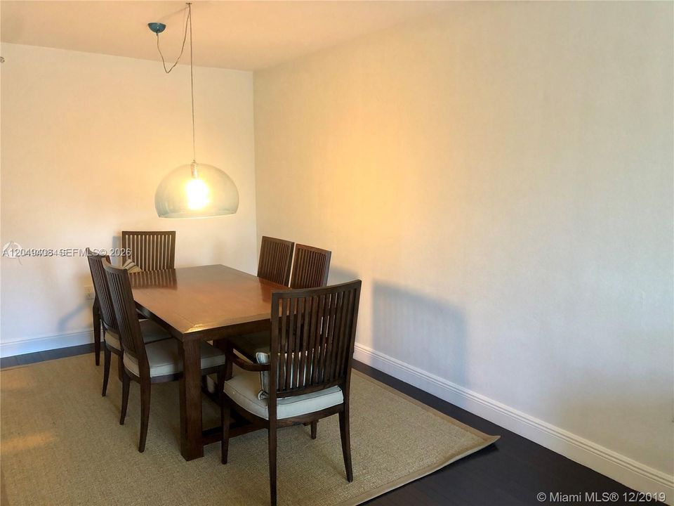For Rent: $4,100 (2 beds, 2 baths, 1056 Square Feet)