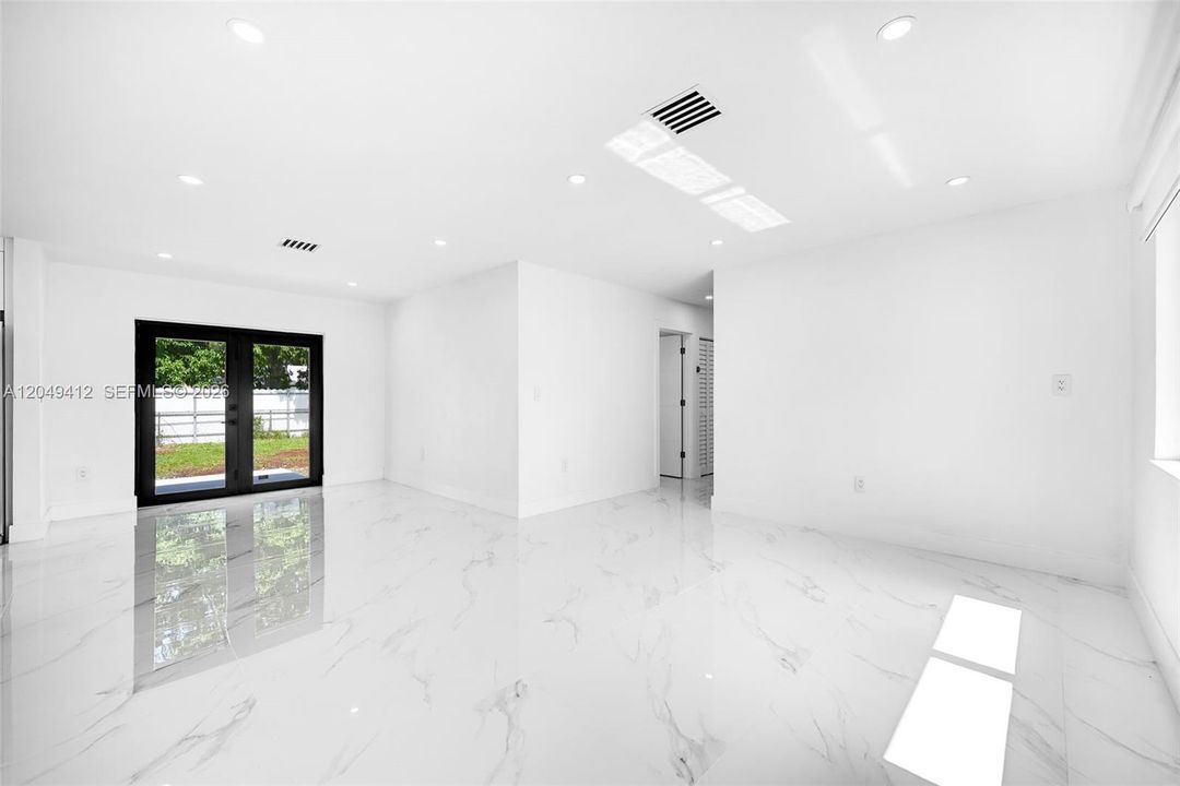 For Sale: $595,000 (4 beds, 2 baths, 1270 Square Feet)