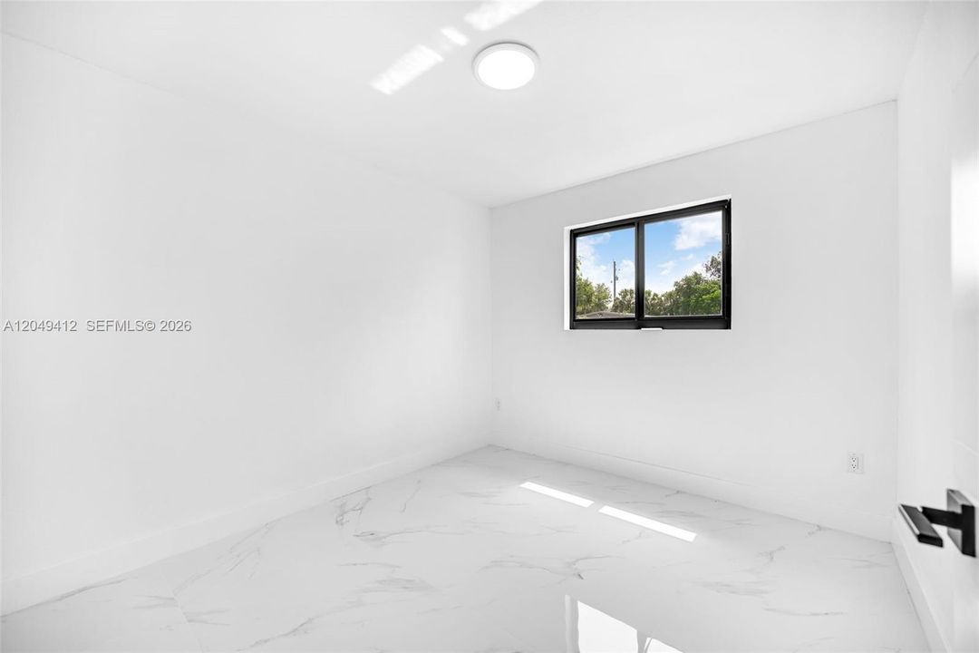 For Sale: $595,000 (4 beds, 2 baths, 1270 Square Feet)