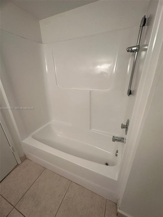 For Rent: $2,300 (2 beds, 2 baths, 1126 Square Feet)