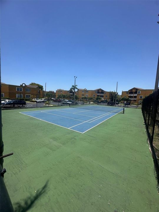 For Rent: $2,300 (2 beds, 2 baths, 1126 Square Feet)