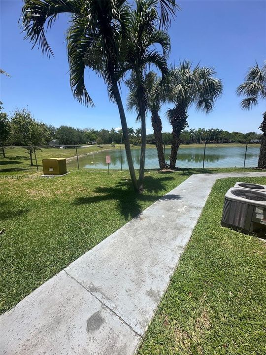 For Rent: $2,300 (2 beds, 2 baths, 1126 Square Feet)