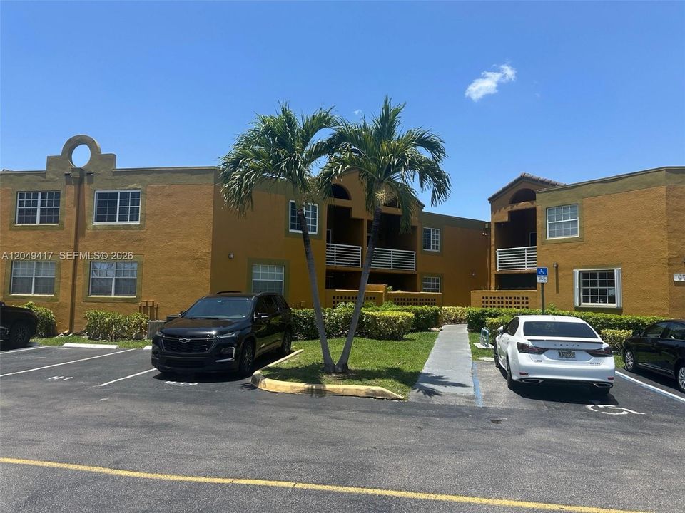 For Rent: $2,300 (2 beds, 2 baths, 1126 Square Feet)