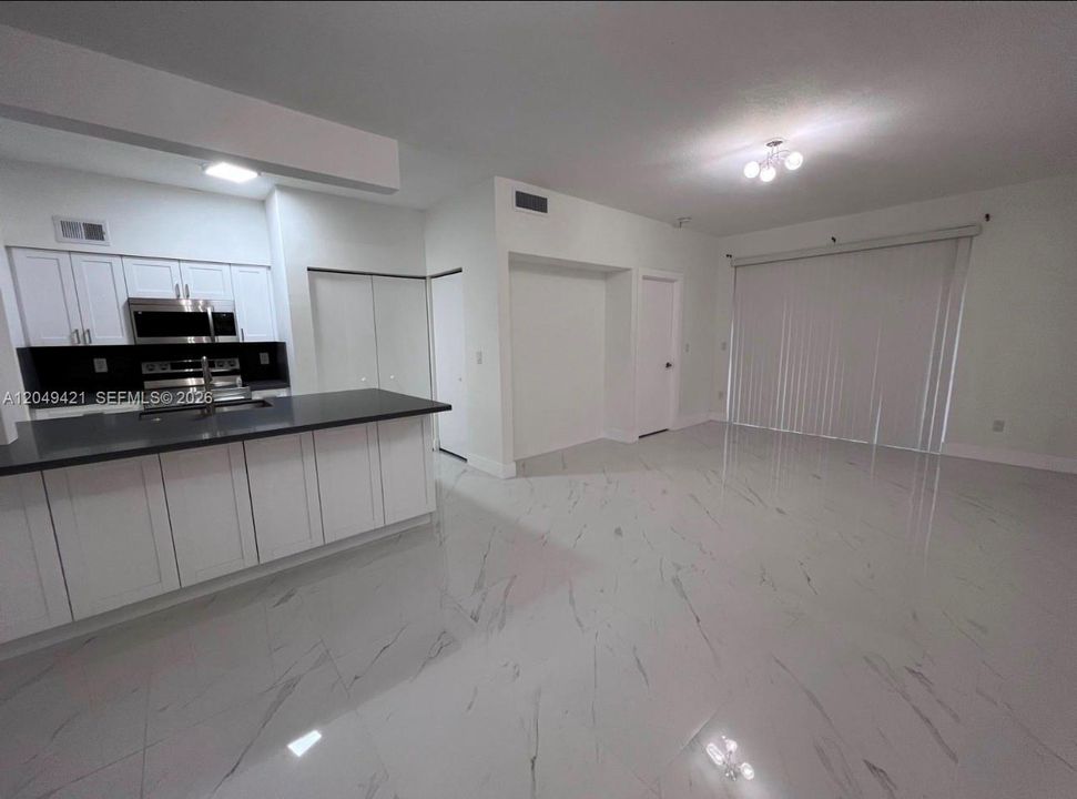 For Rent: $2,450 (2 beds, 2 baths, 1077 Square Feet)