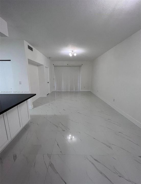 For Rent: $2,450 (2 beds, 2 baths, 1077 Square Feet)