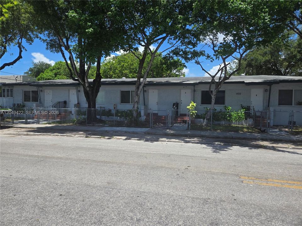 For Rent: $1,100 (0 beds, 1 baths, 2099 Square Feet)