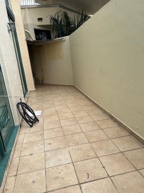 For Rent: $2,300 (2 beds, 2 baths, 850 Square Feet)