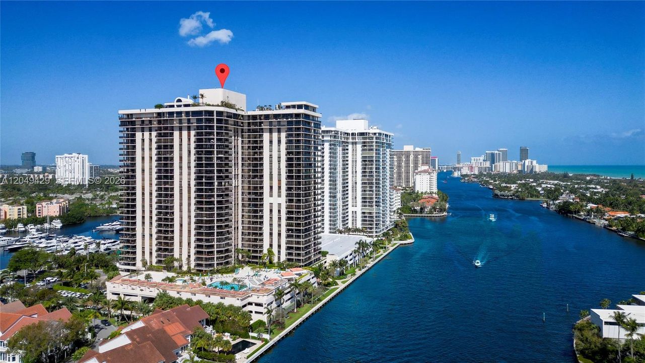For Sale: $895,000 (2 beds, 2 baths, 1901 Square Feet)