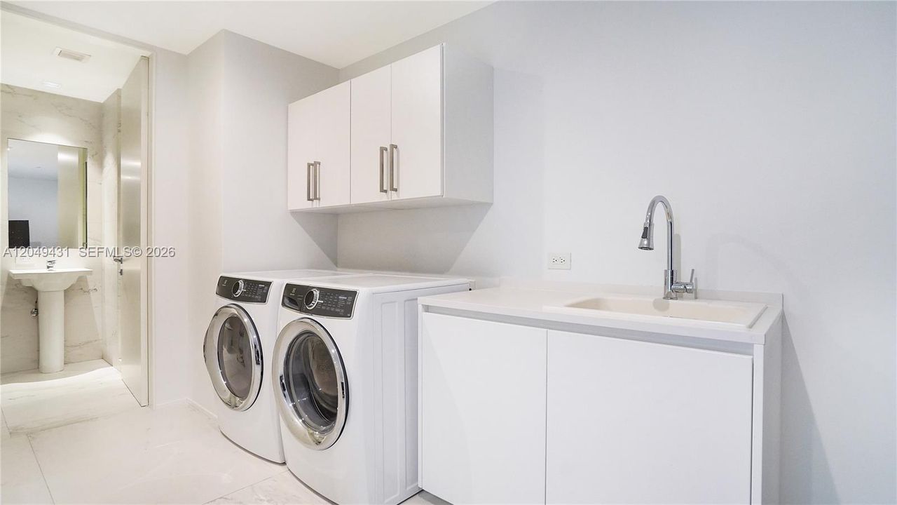 В аренду: $40,000 (4 спален, 5 ванн, 4600 Квадратных фут)