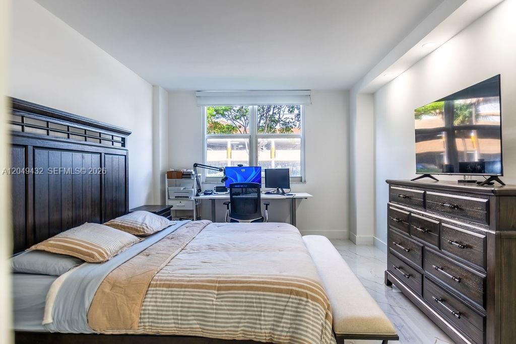 For Sale: $415,000 (2 beds, 2 baths, 1104 Square Feet)