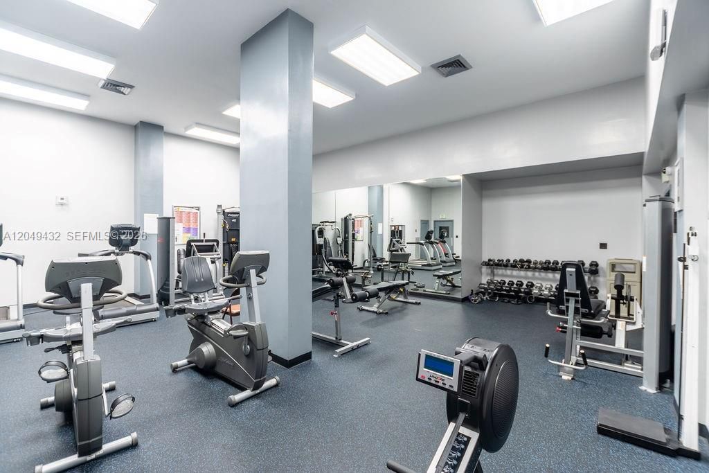 For Sale: $415,000 (2 beds, 2 baths, 1104 Square Feet)